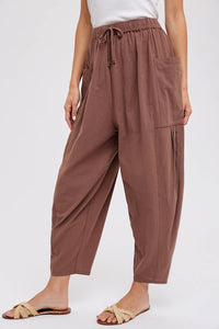 Woven Cropped Pants in Mocha