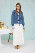 Load image into Gallery viewer, WASHED DENIM QUILTED FRONT TIE JACKET: DENIM