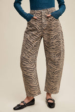 Load image into Gallery viewer, Zebra Print Barrel Jeans (S-XL)