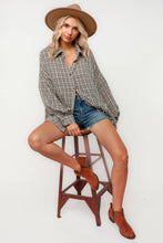 Load image into Gallery viewer, BUTTON DOWN PLAID SMOCKED POCKET SHIRTS: (S-3XL)