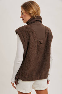 Teddy Sherpa Vest in Cocoa
