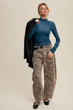 Load image into Gallery viewer, Zebra Print Barrel Jeans (S-XL)