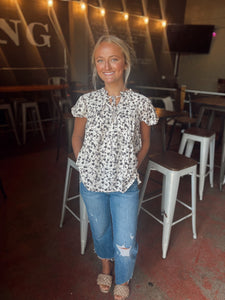 Ditsy Floral Print Blouse in B&W (S-3XL)