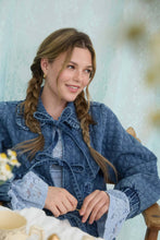 Load image into Gallery viewer, WASHED DENIM QUILTED FRONT TIE JACKET: DENIM