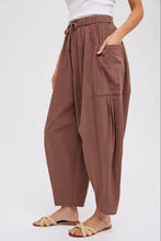 Load image into Gallery viewer, Woven Cropped Pants in Mocha