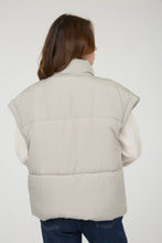 Load image into Gallery viewer, Oversized Puffer Vest in Light Gray