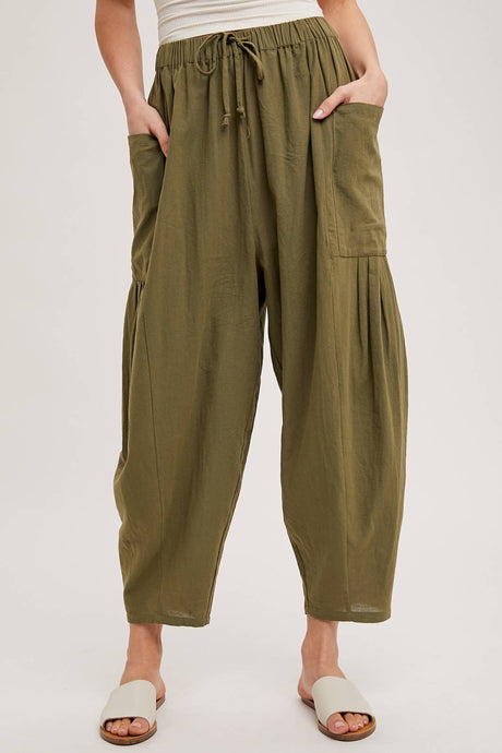 Woven Cropped Pants in Olive