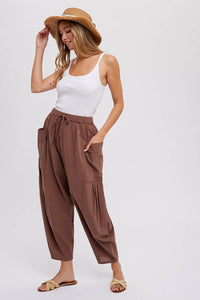 Woven Cropped Pants in Mocha