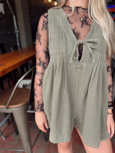 Mesh Lace Undershirt in Black