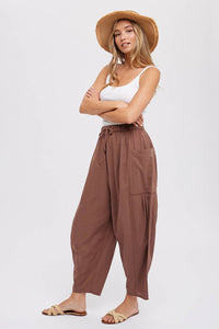 Woven Cropped Pants in Mocha