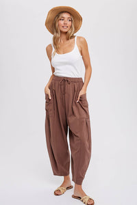 Woven Cropped Pants in Mocha