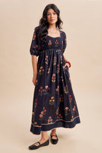 Load image into Gallery viewer, SMOCKED FLORAL PRINT MAXI DRESS: BLACK FLORAL