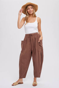 Woven Cropped Pants in Mocha