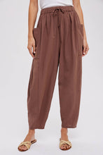 Load image into Gallery viewer, Woven Cropped Pants in Mocha