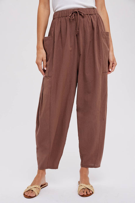 Woven Cropped Pants in Mocha