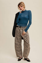 Load image into Gallery viewer, Zebra Print Barrel Jeans (S-XL)