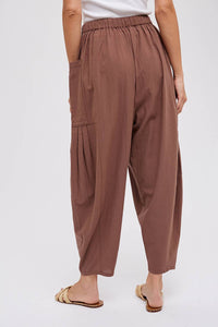 Woven Cropped Pants in Mocha
