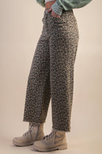 Load image into Gallery viewer, Leopard Printed Straight Leg Pants